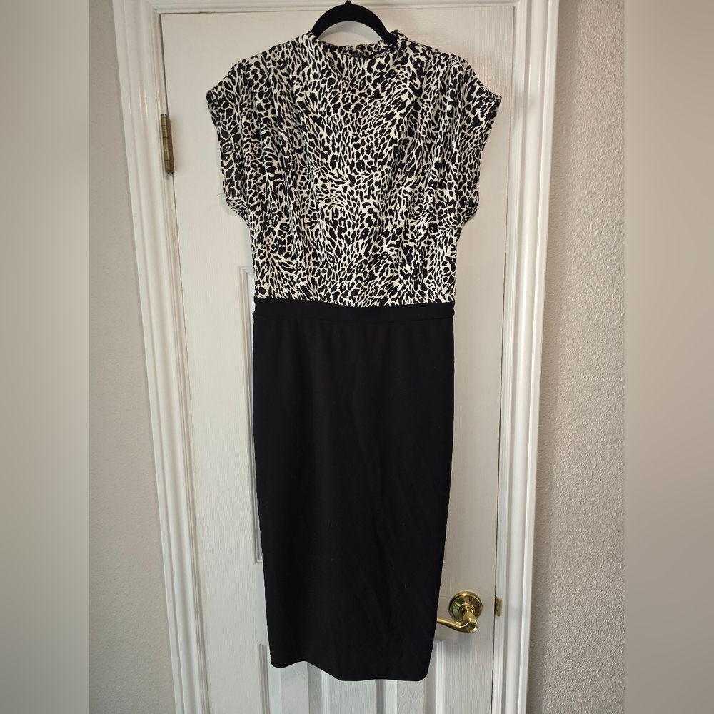 Draped Mock Neck Midi Sheath Dress Black and white size Medium